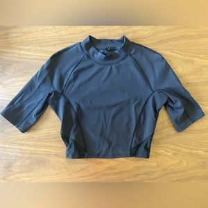 ✨Brand: Lululemon
✨Size: 2-4
✨Color: Black